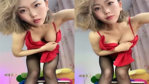 高跟黑丝苗窕爆乳痴女淫声荡语撩骚互动坐骑假屌操