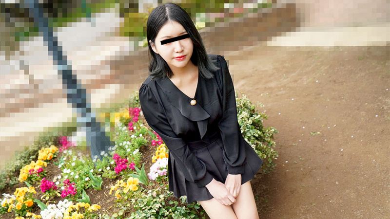 一面被抽插一面与男友通话的素人妹子！ 铃宫光 10musume_102823_01