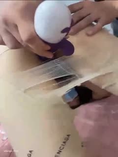 苗窕贫乳妹子穿上肉丝让狼友轮流爆操