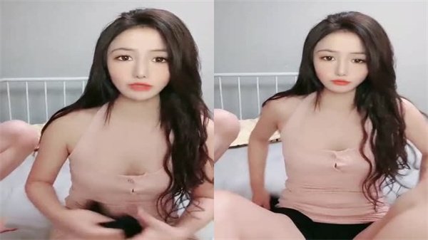 黑丝肥臀骚货口交挑逗精瘦小哥爆操无毛骚逼