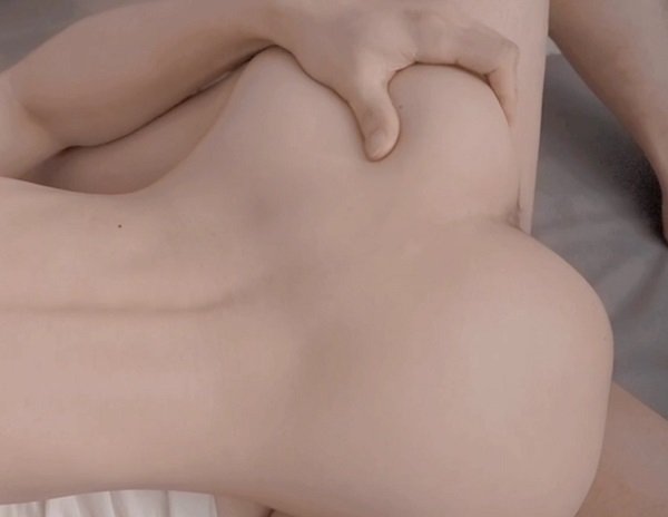 骚货最喜欢趴在身上让我操.